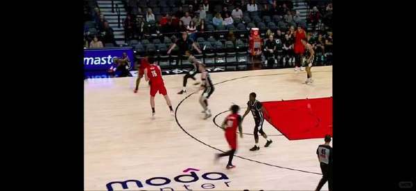 季前賽-開拓者大勝倫敦雄獅53分 楊瀚森13+4+4 克林根11+6